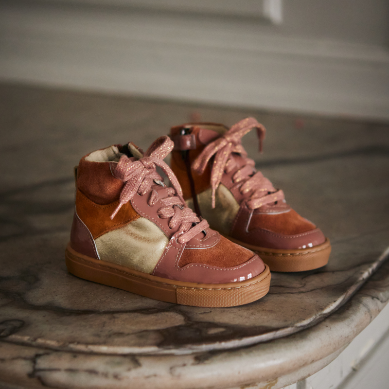 BOOTS AND SNEAKERS – Petit Nord GLOBAL