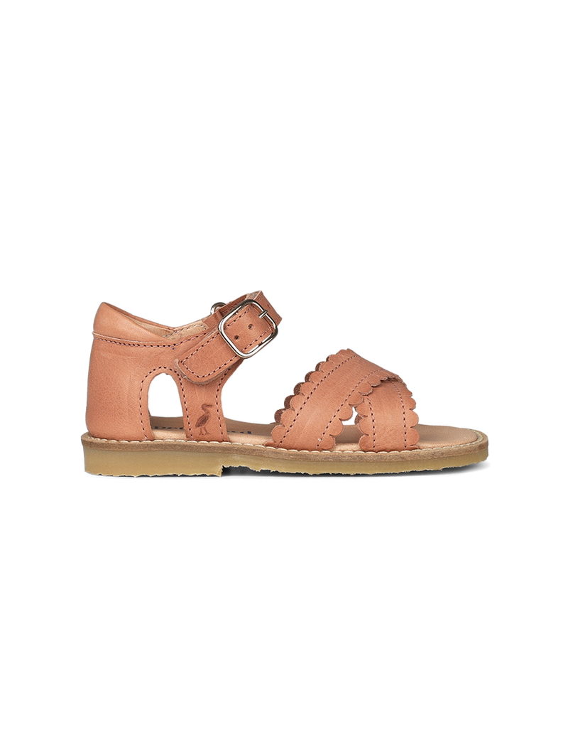 Petit Nord Crossover Scallop Sandal Sandals Peachy 030