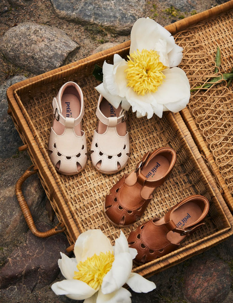 Sweetheart Sandal Cognac Petit Nord GLOBAL Sweetheart Sandal Cognac Petit Nord GLOBAL