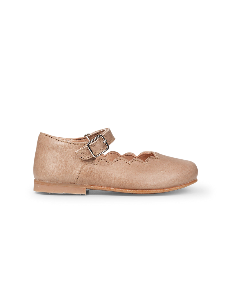 Petit Nord Scallop Mary Jane T-bars and Ballerinas Oats 011